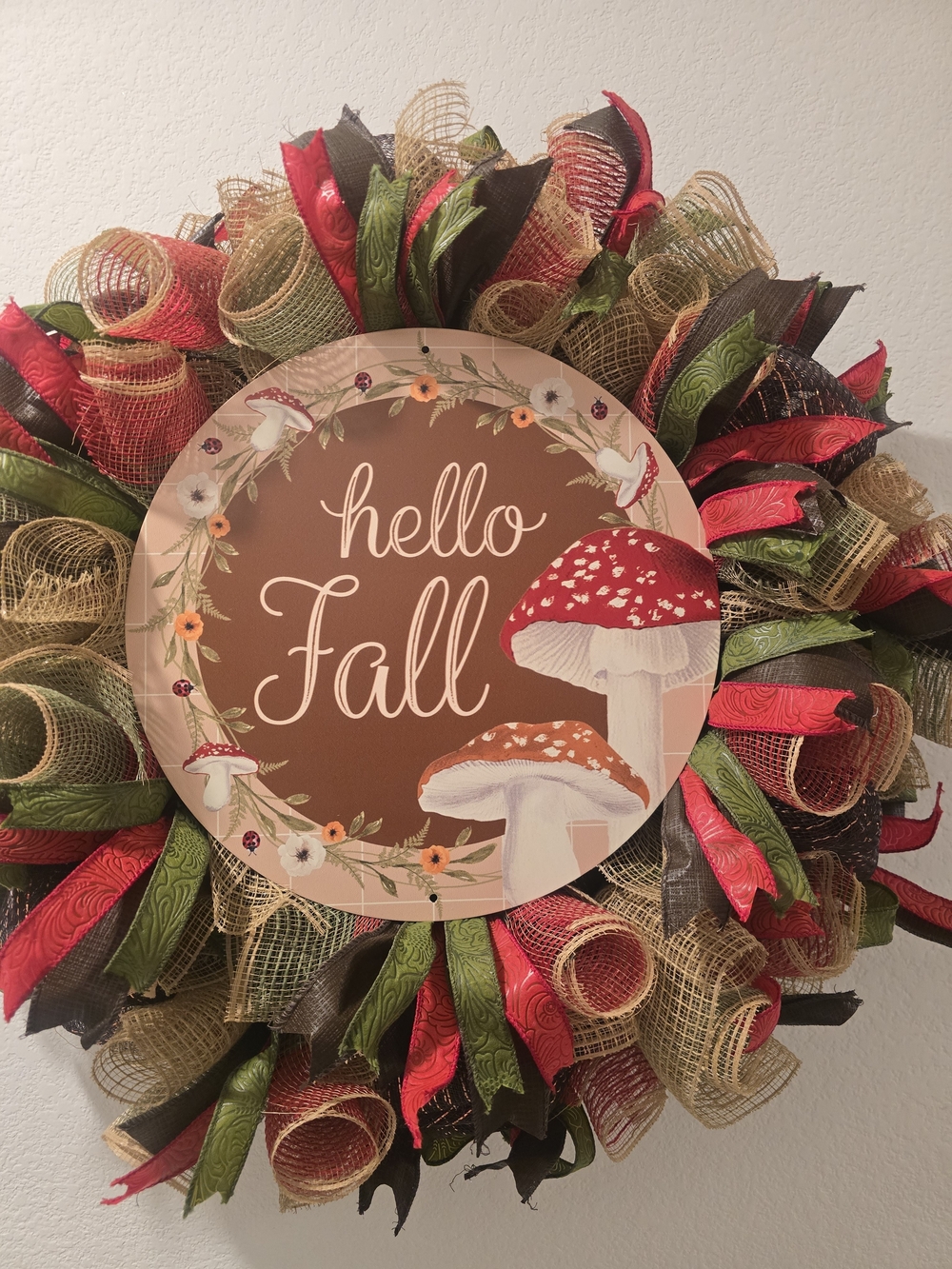 W151 Hello Fall Mushroom Wreath
Handmade fall wreath featuring a fun